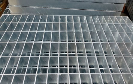 鋼格柵G503/30/50W熱浸鋅對插型格柵，適用于脫硫塔平臺